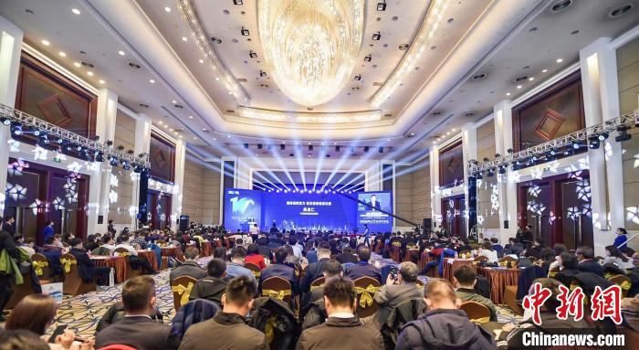 27日下午，“2020能源轉(zhuǎn)型論壇暨第十屆全球新能源企業(yè)500強(qiáng)峰會”在山西太原舉行。《中國能源報》社供圖 圖 攝